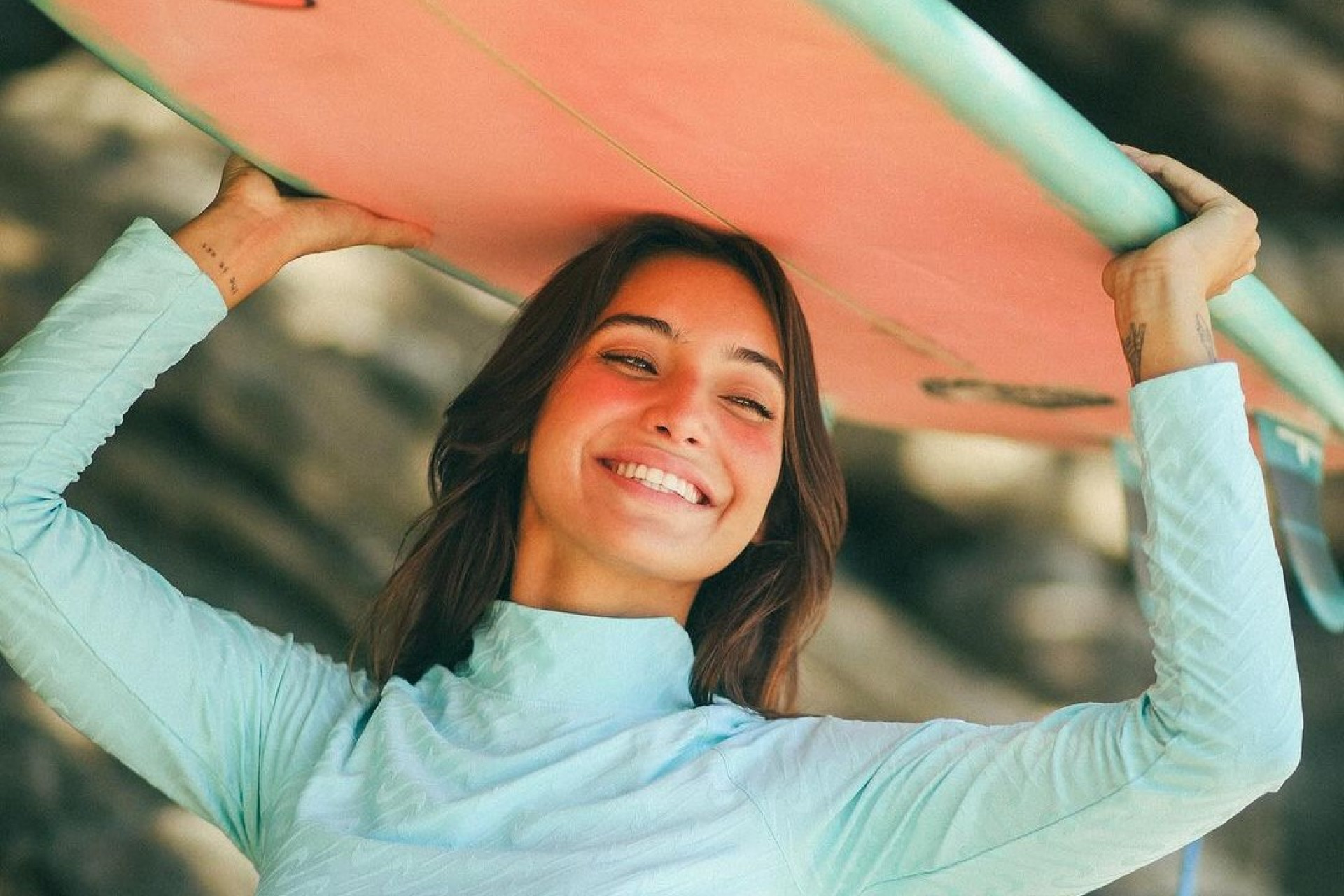 Sorridente, Vanessa Lopes abre álbum de fotos na praia - Reprodução / Instagram / Joa?o Almeida