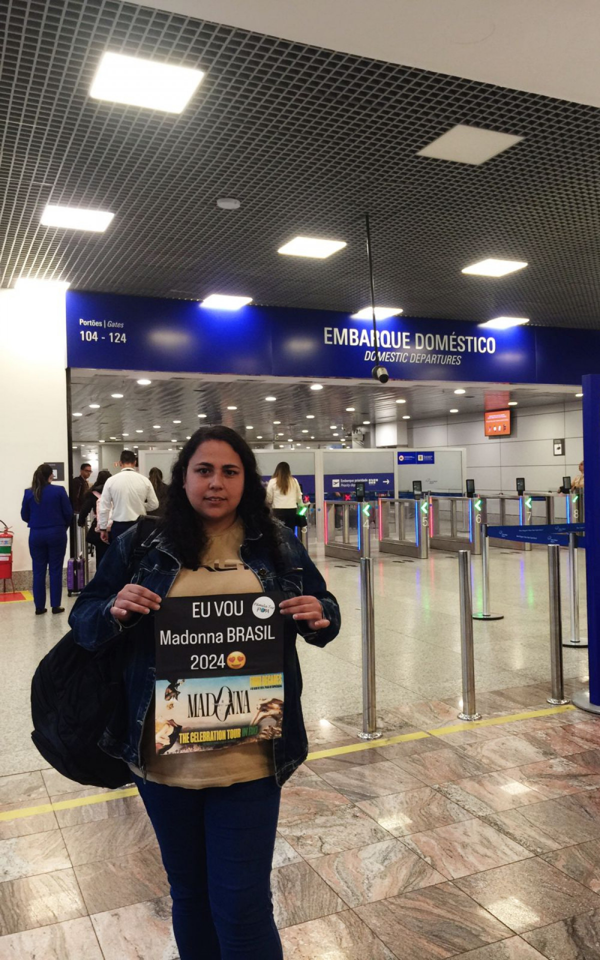 Caroline embarca nesta sexta-feira para o Rio  - Reprodução