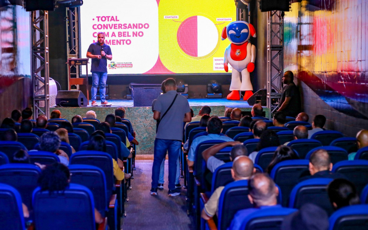 O Teatro da Cidade recebeu um bom público para o lançamento da Bel