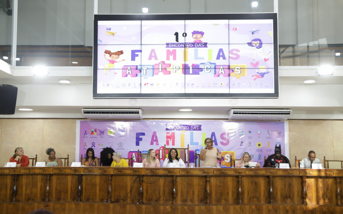 C&acirc;mara realiza 1&ordm; Encontro de Fam&iacute;lias At&iacute;picas para debater a inclus&atilde;o - Divulga&ccedil;&atilde;o