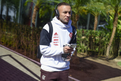 Arrascaeta e Cebolinha viajam com o Flamengo, mas só retornarão contra o Palestino