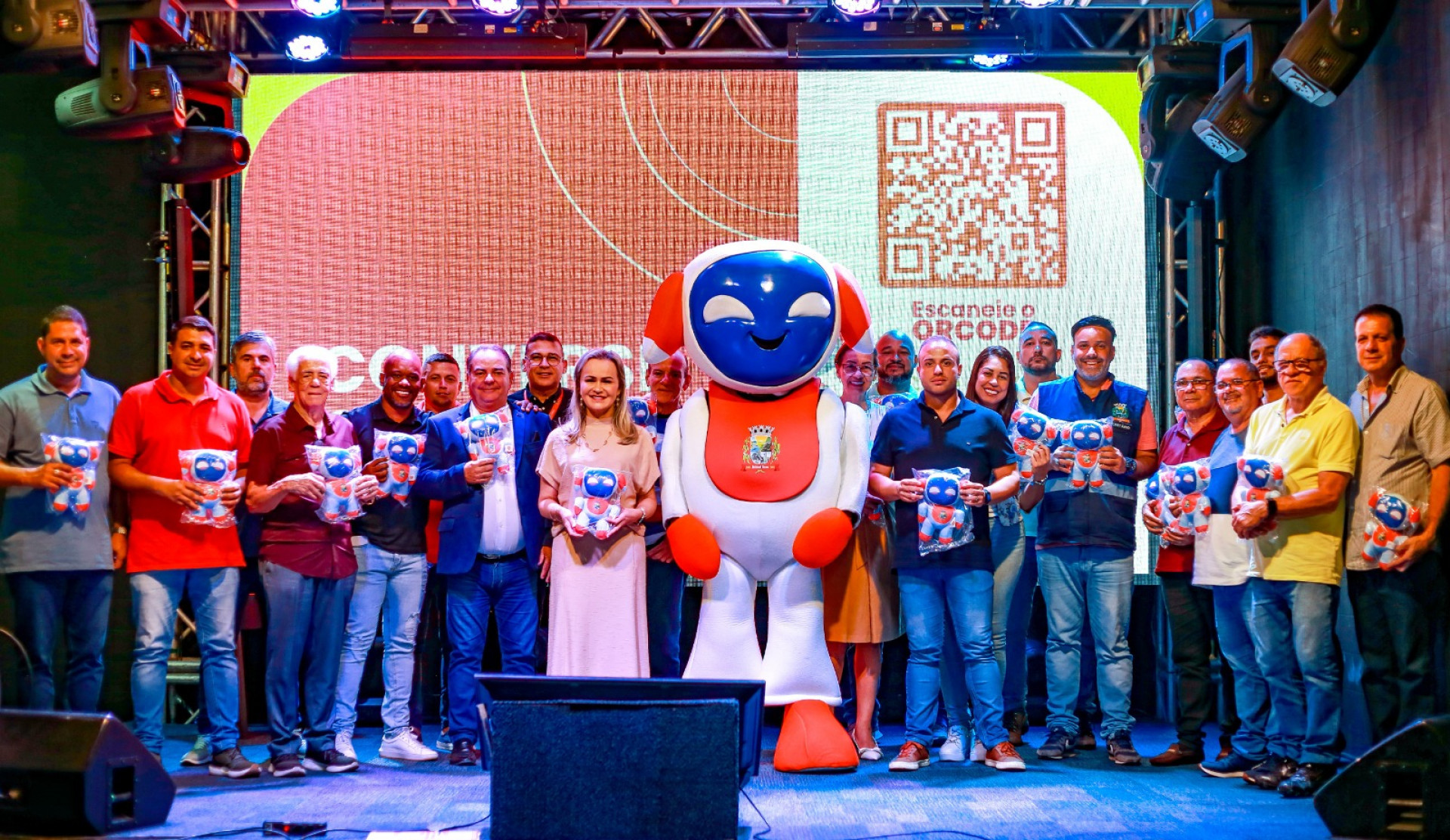 A deputada federal e primeira-dama Daniela do Waguinho, secret&aacute;rios e vereadores prestigiaram o lan&ccedil;amento da BEL - Rafael Barreto/PMBR