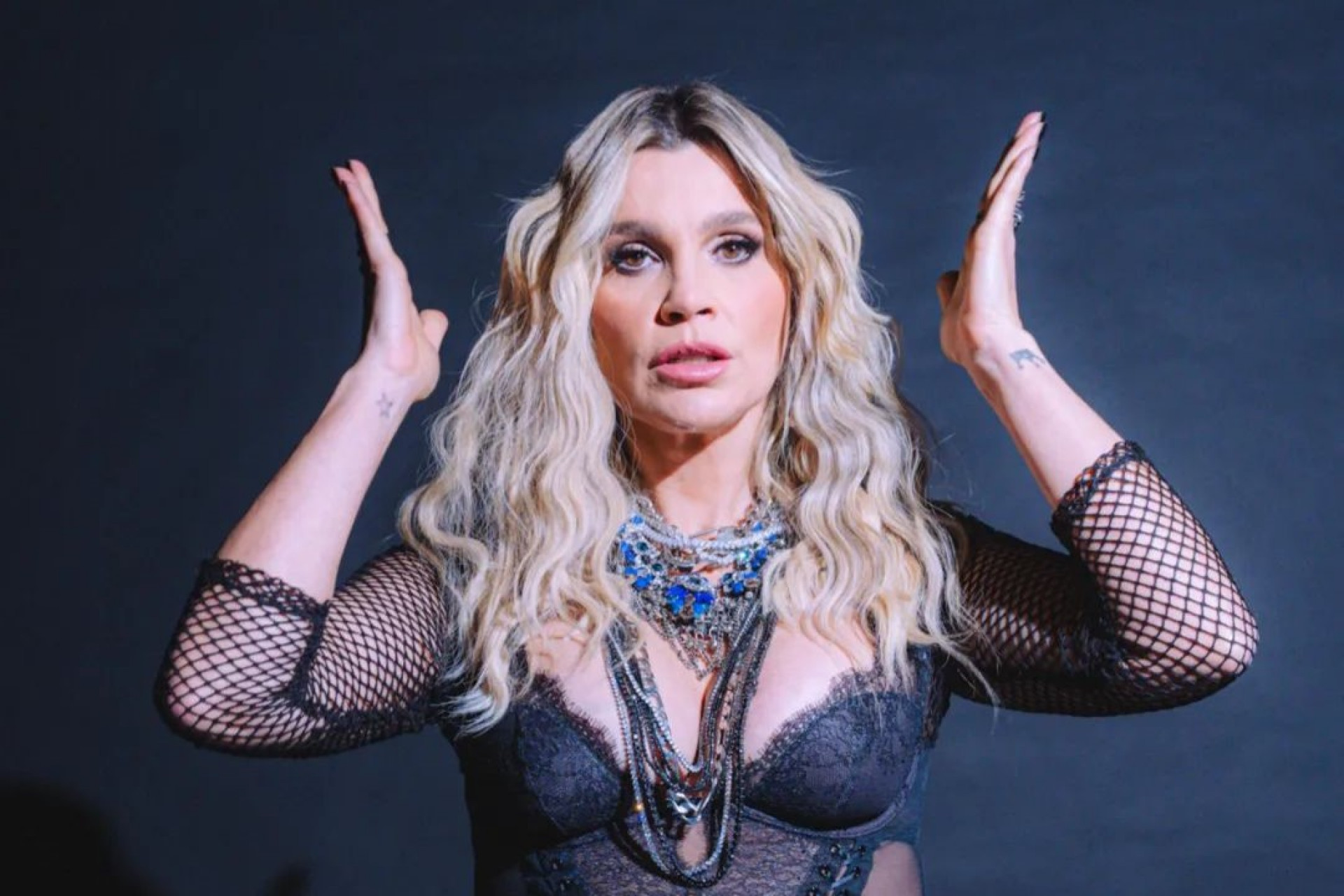 Flávia Alessandra usa look inspirado em Madonna  - Reprodução / Instagram