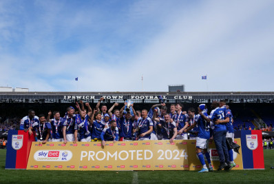 Ex-campeão da Liga Europa retorna à Premier League após 22 anos