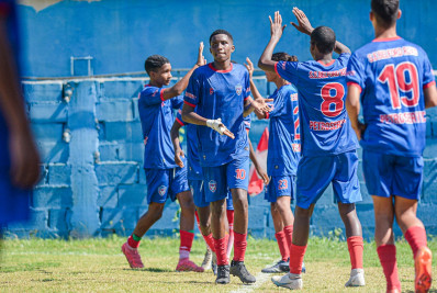 Belford Roxo Sub-16 vence o Santa Cruz no sol forte e segue líder da Copa União de Base Banlek