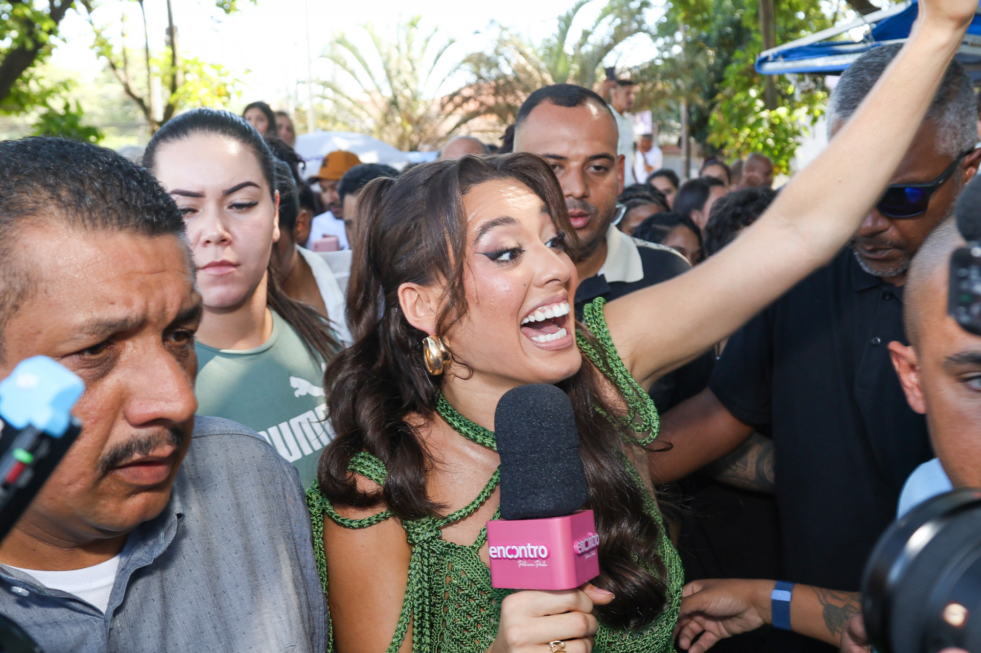 Beatriz visita feira popular em São Paulo e agita multidão 
 - Tomzé Fonseca/AgNews