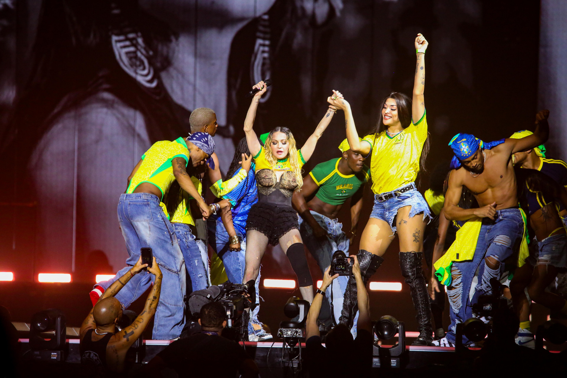 Madonna e Pabllo Vittar durante ensaio em Copacabana - Dilson Silva / Agnews