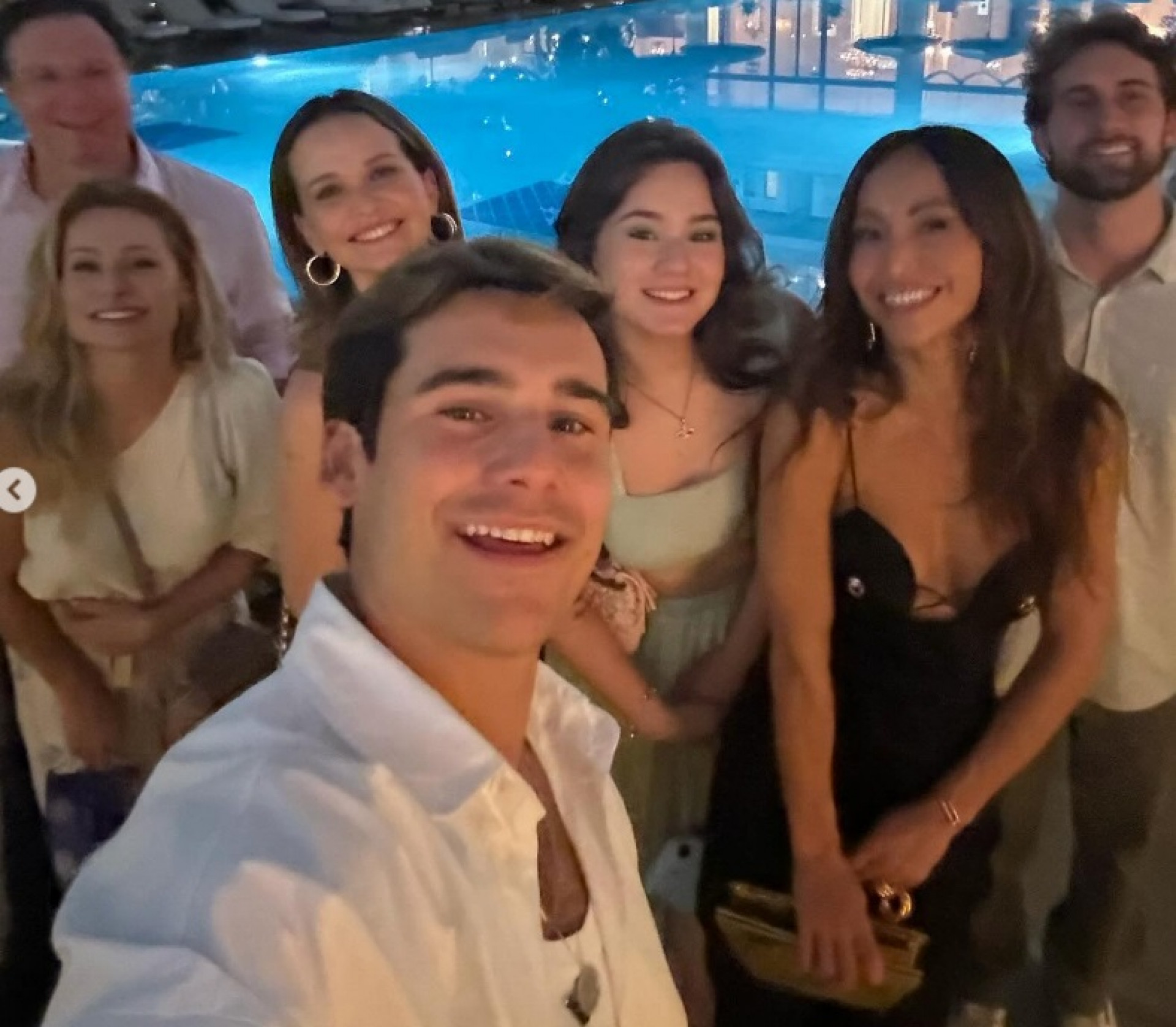 Nicollas Prattes celebra aniversário ao lado da namorada, amigos e familiares - Reprodução do Instagram