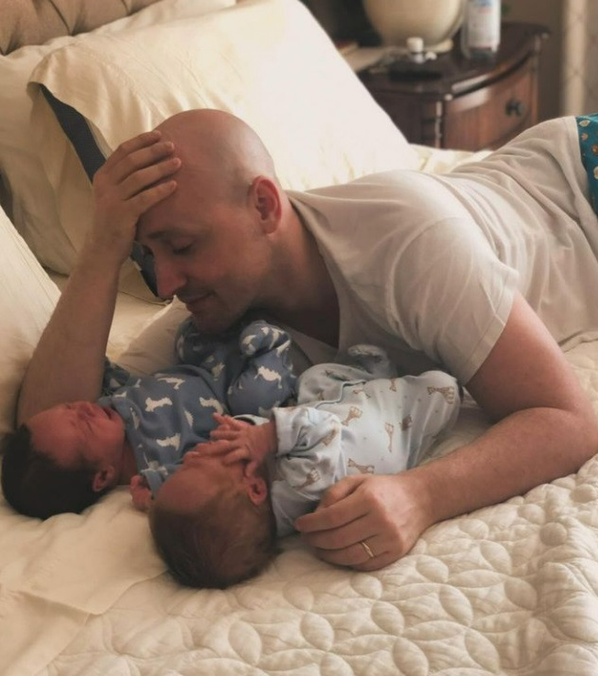 Thales Bretas compartilha foto de Paulo Gustavo com os filhos - Reprodução do Instagram