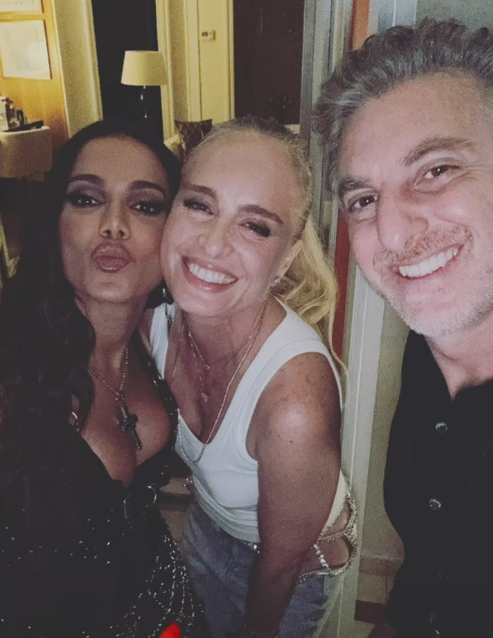 Anitta, Angélica e Luciano Huck - Reprodução do Instagram