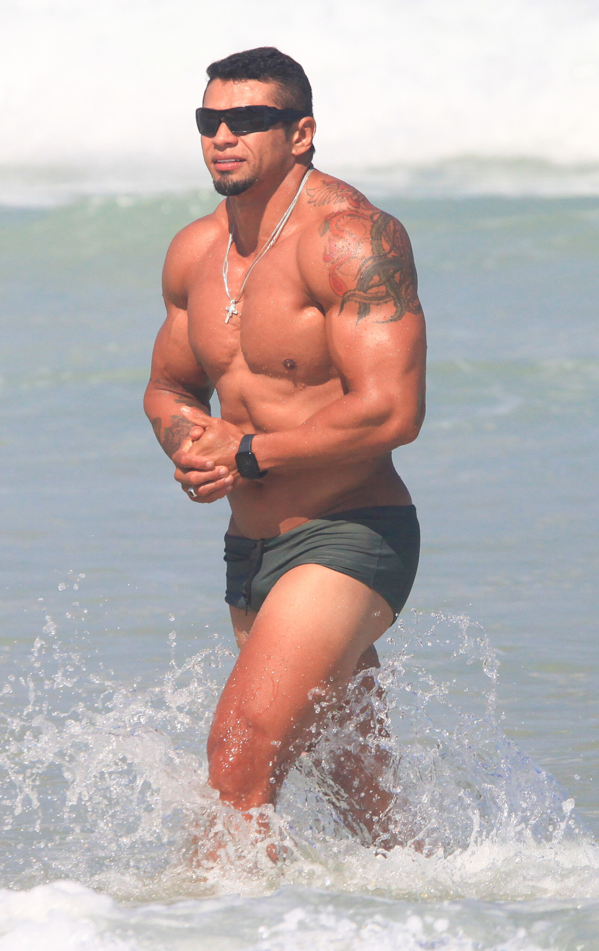 Gilson de Oliveira curte dia de praia no Rio - Fabrício Pioyani / Agnews