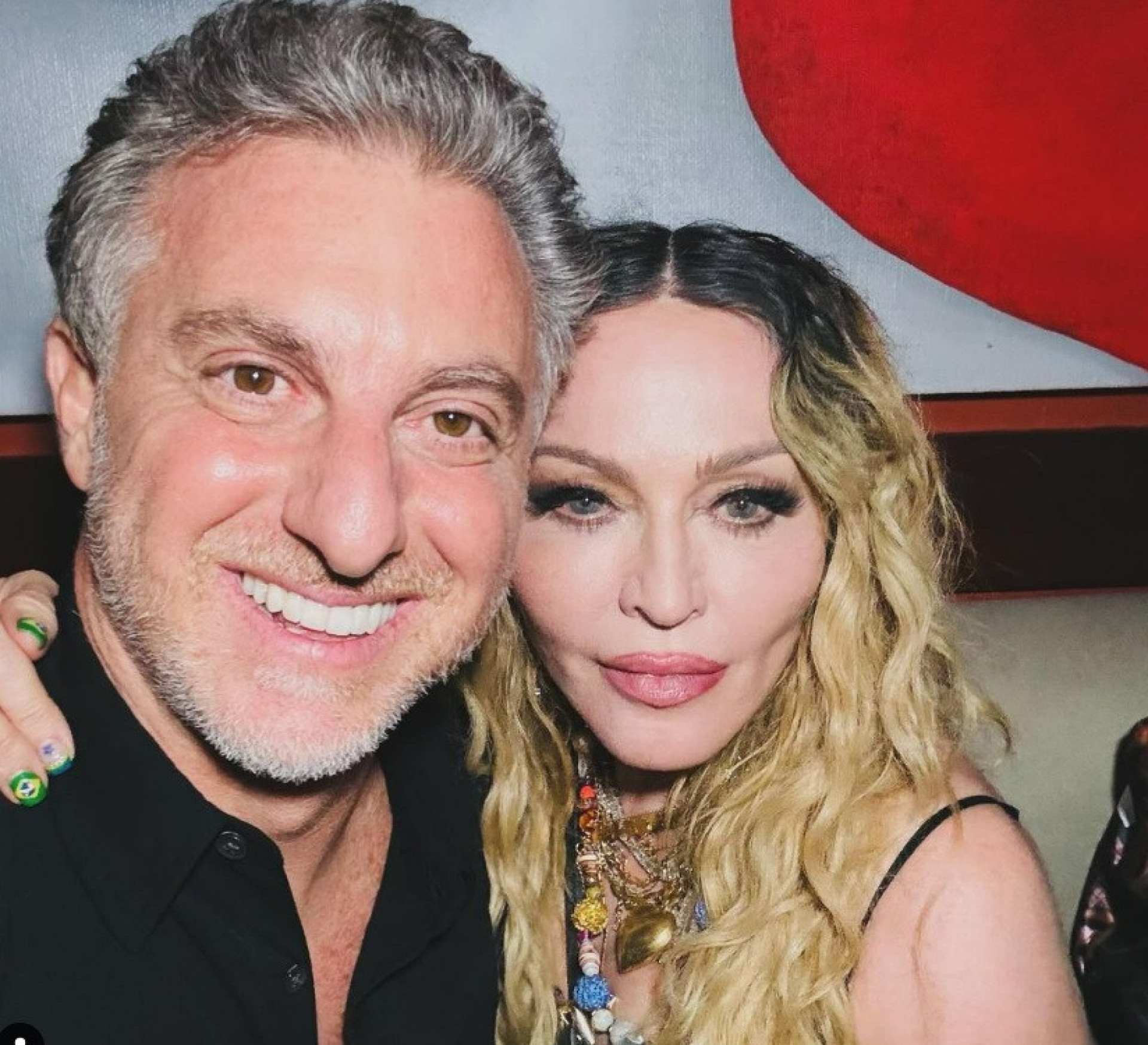 Luciano Huck posa coladinho com Madonna - Reprodução do Instagram