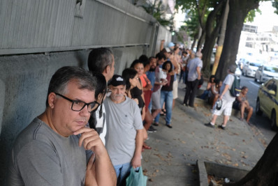 Prazo para regularização do título eleitoral termina nesta quarta; cariocas fazem filas em postos 