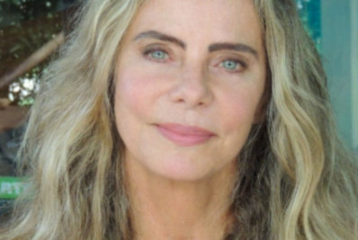 Internada, Bruna Lombardi atualiza fãs sobre seu estado de saúde