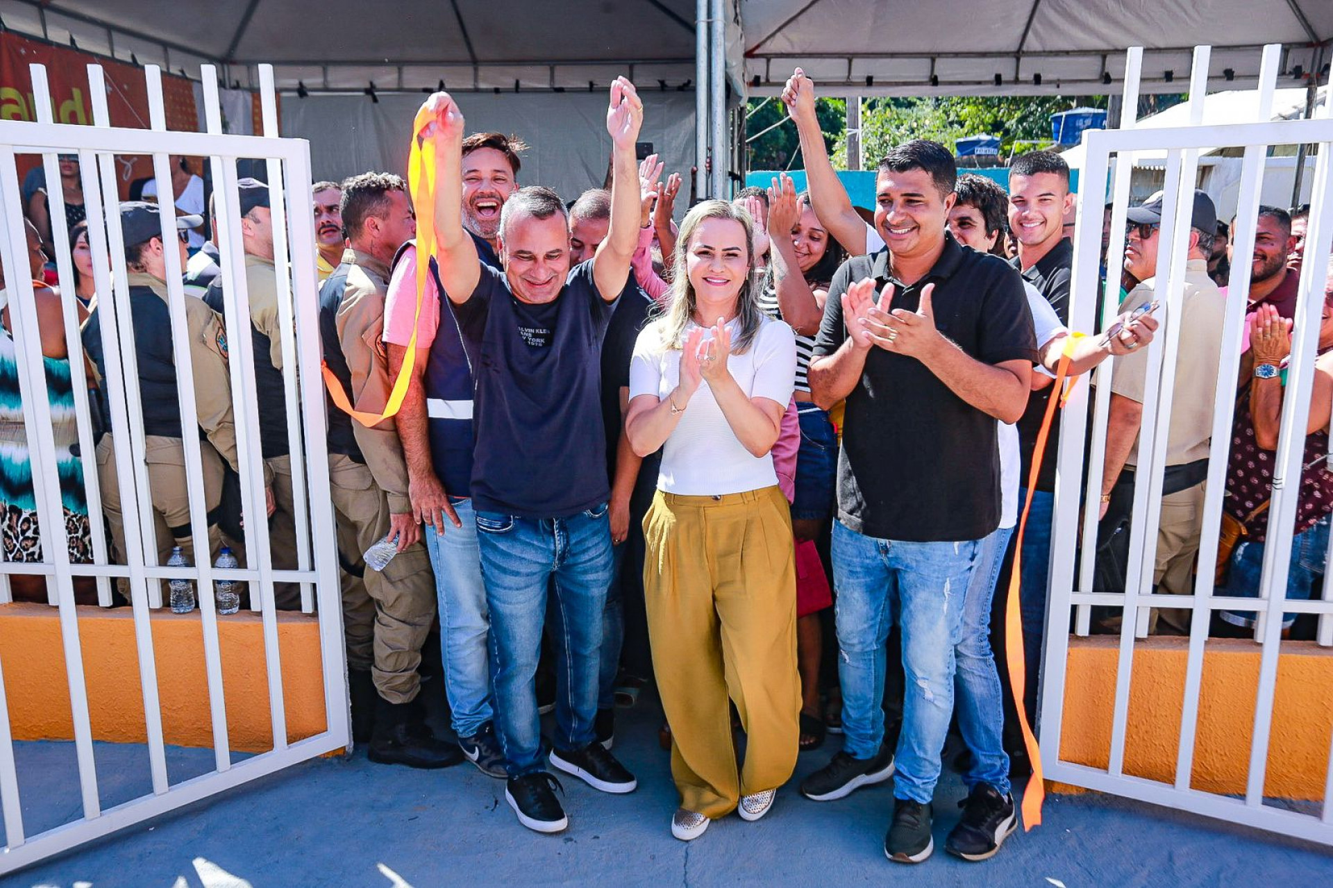 Prefeito Waguinho, deputada federal Daniela do Waguinho e vereador Julio Piu inauguram a USF de Santa Teresa - Rafael Barreto/PMBR