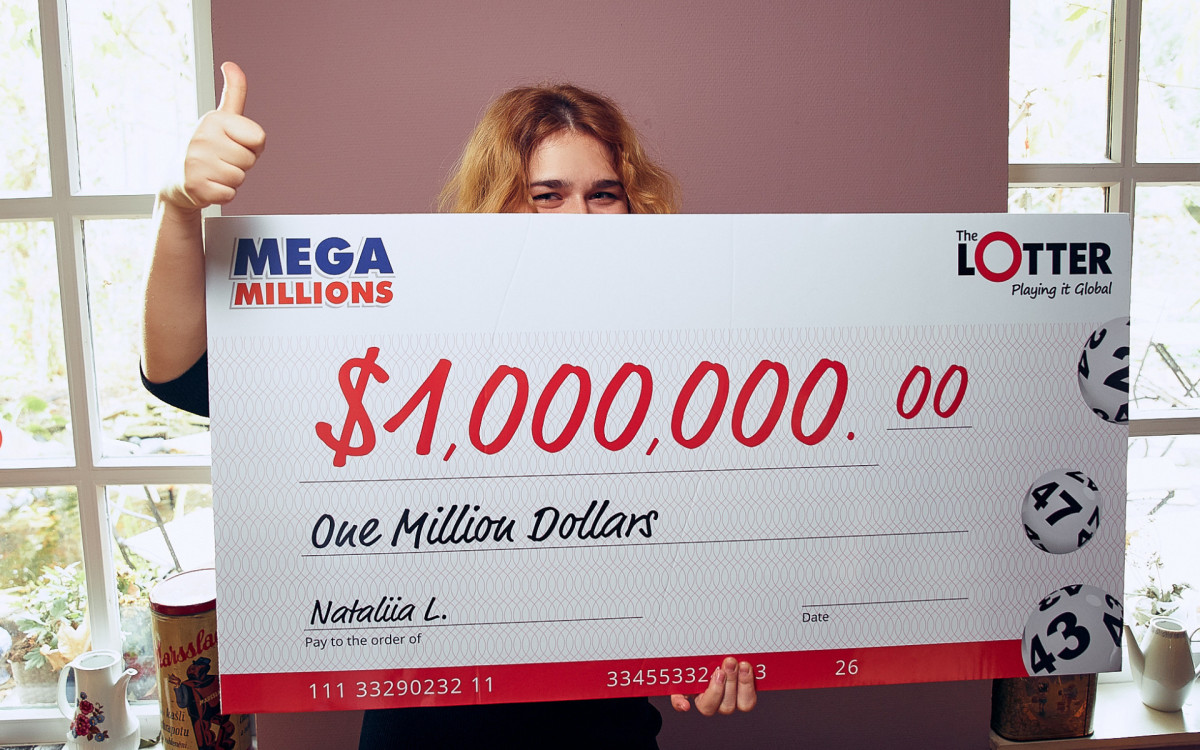 Brasileiros participam da loteria americana online e levam prêmios em dólares.