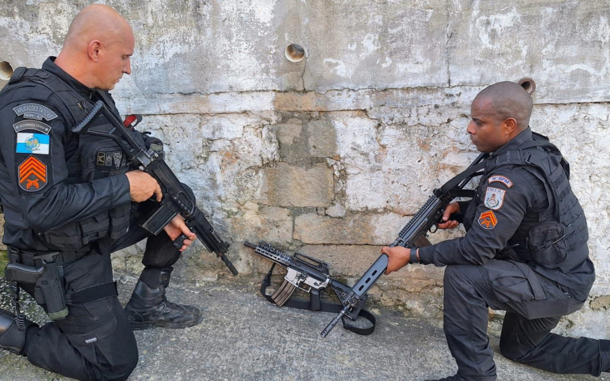 Police seized a rifle in action in Cidade Alta