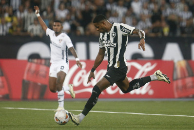Confrontos entre Botafogo e LDU fizeram parte de campanhas de títulos