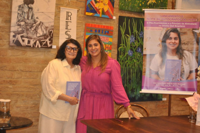 Paula Caldeira leva cerca de 300 pessoas à Sala Carlos Couto