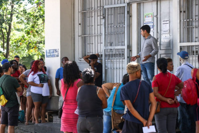 Último dia para regularizar situação eleitoral provoca filas em postos do TRE 