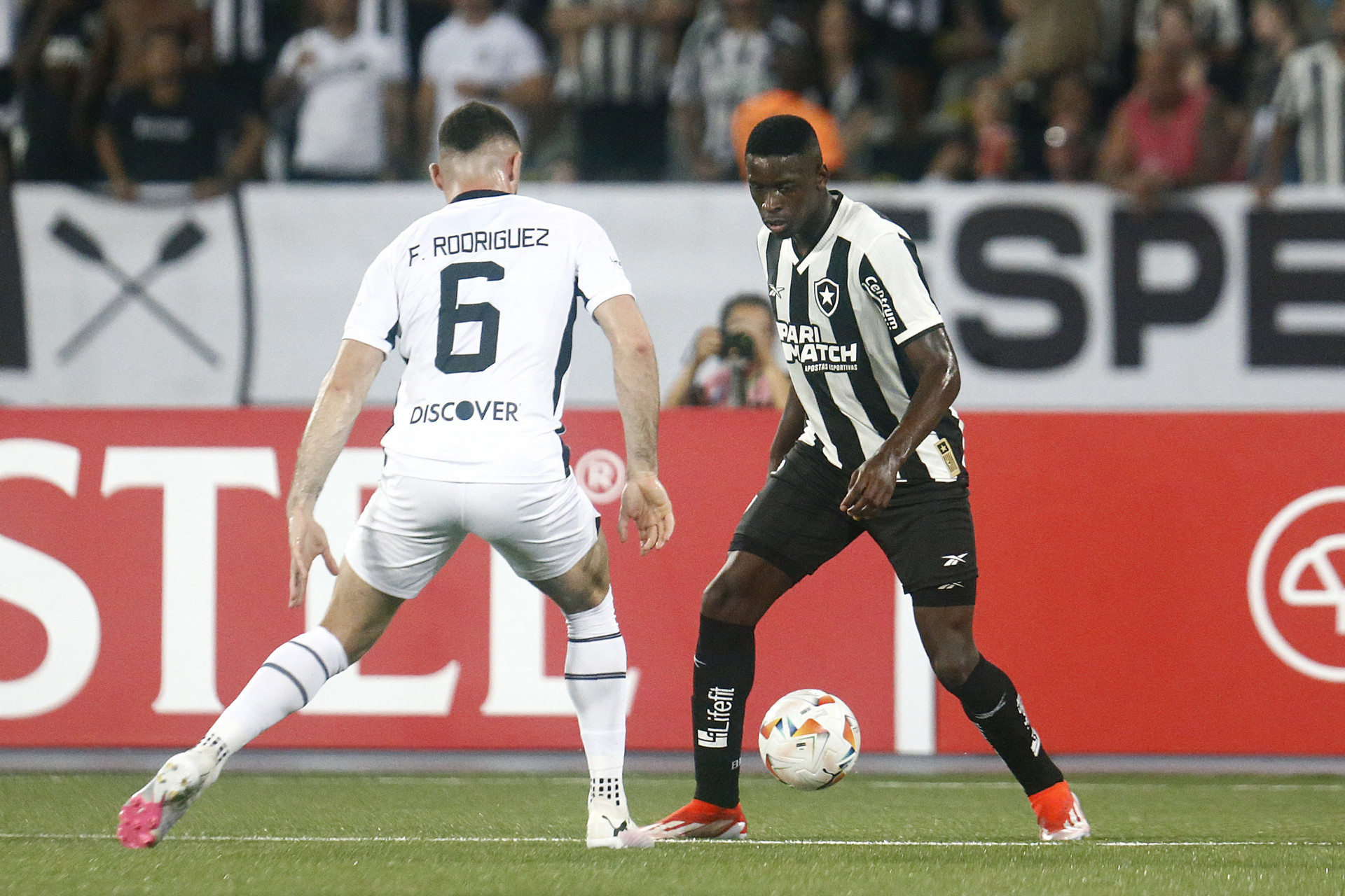 Luiz Henrique foi um dos destaques do Botafogo contra a LDU - V&iacute;tor Silva/Botafogo