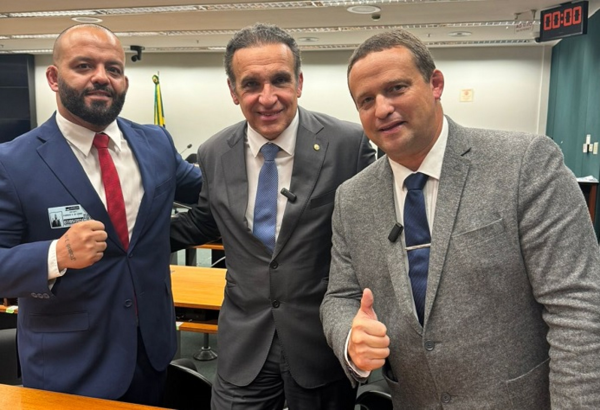 Fabrício Xaiver, deputado Hugo Leal e Marcelo Arar na audiência -  (Foto: Reprodução)