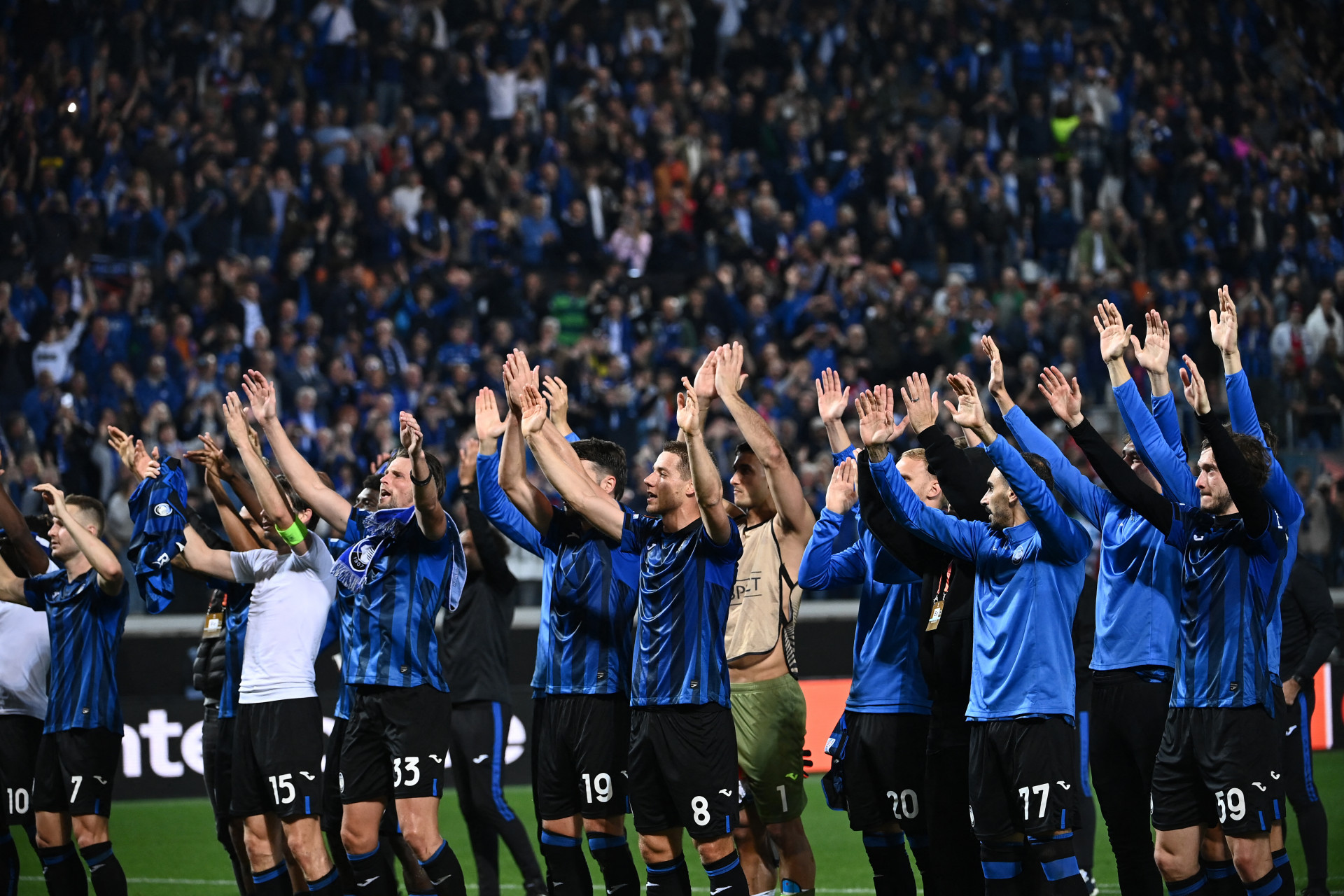 Jogadores da Atalanta celebram ida à final da Liga Europa - Isabella Bonotto/AFP