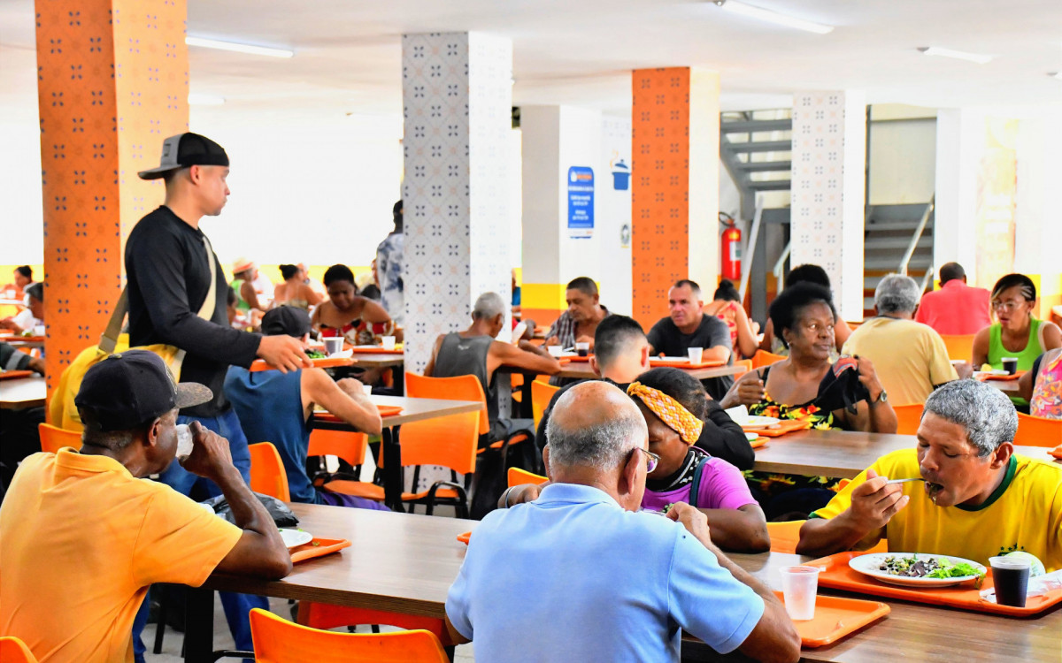 O almoço do Dia das Mães terá um cardápio especial no Restaurante do Povo de Belford Roxo