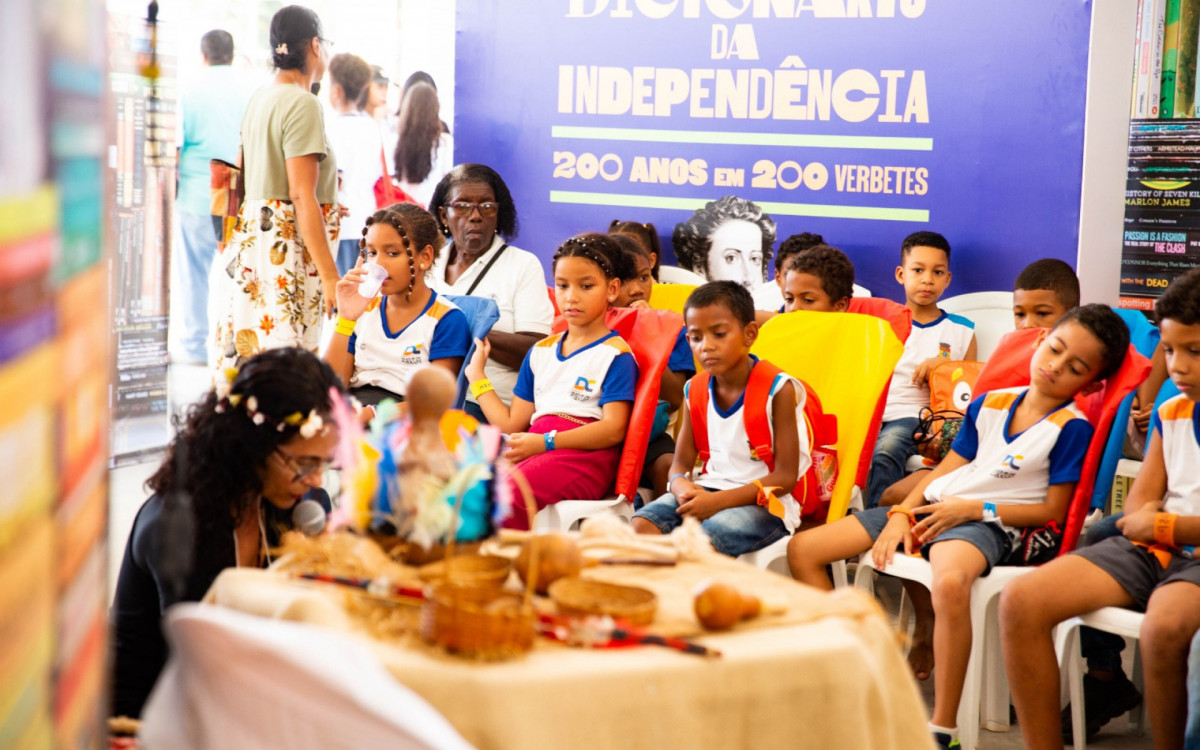 Governador Cláudio Castro visita feira literária em Duque de Caxias - Divulgação
