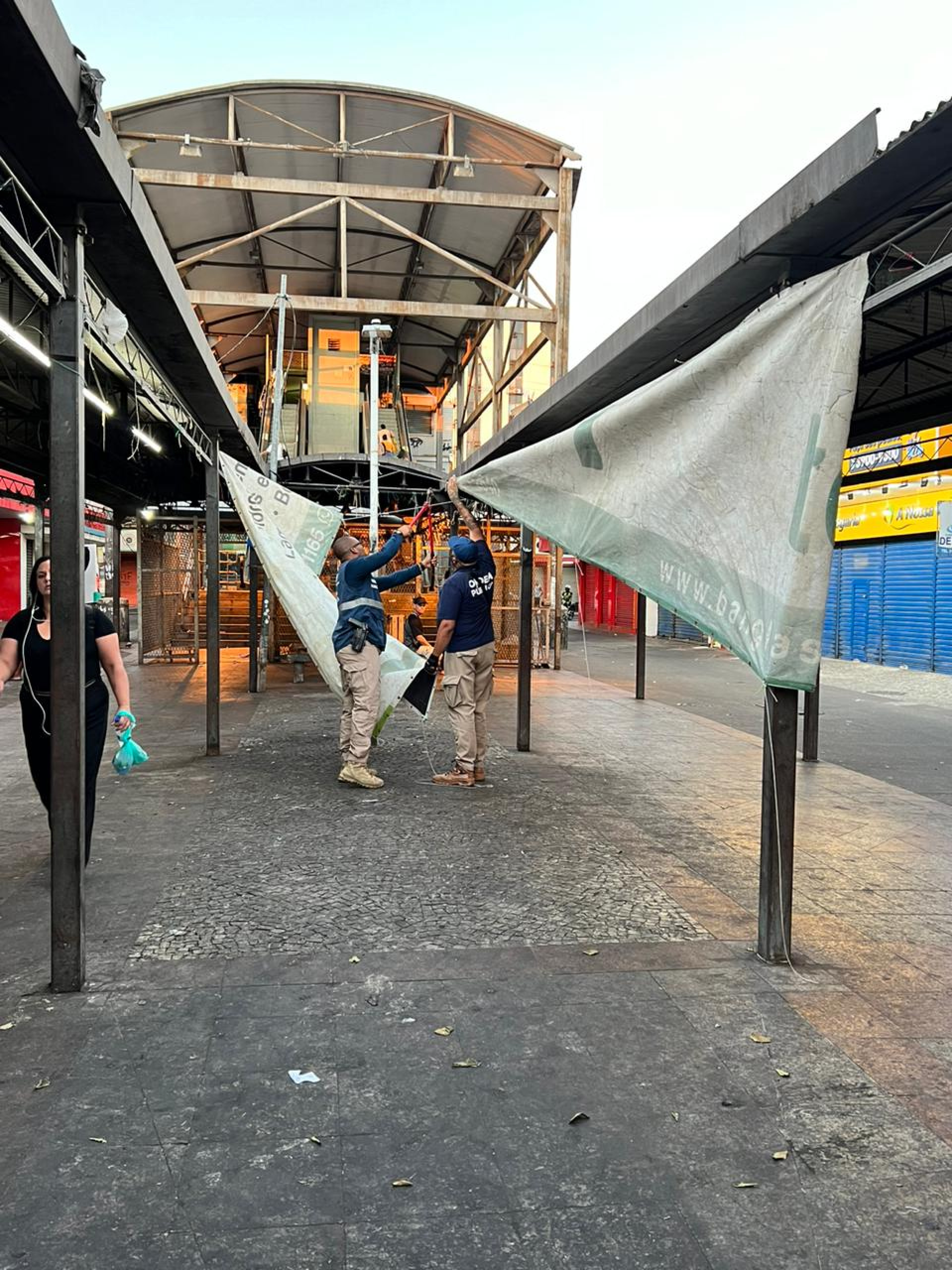 Ação de ordenamento público em calçadão de Bangu - Divulgação/Seop