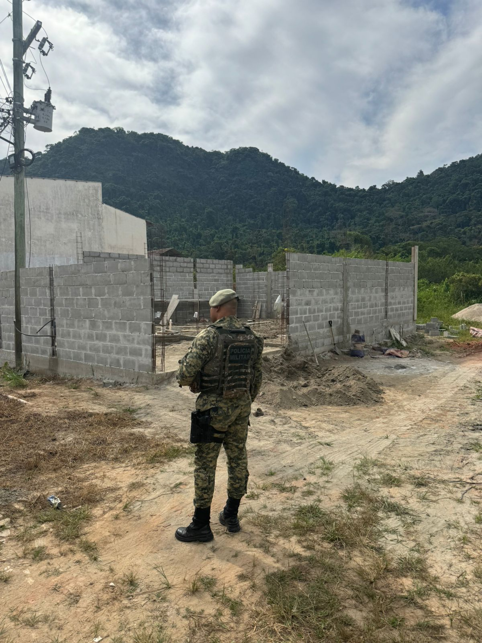 Construção em área de preservação permanente é denunciada ao 0300 253 1177 em Paraty