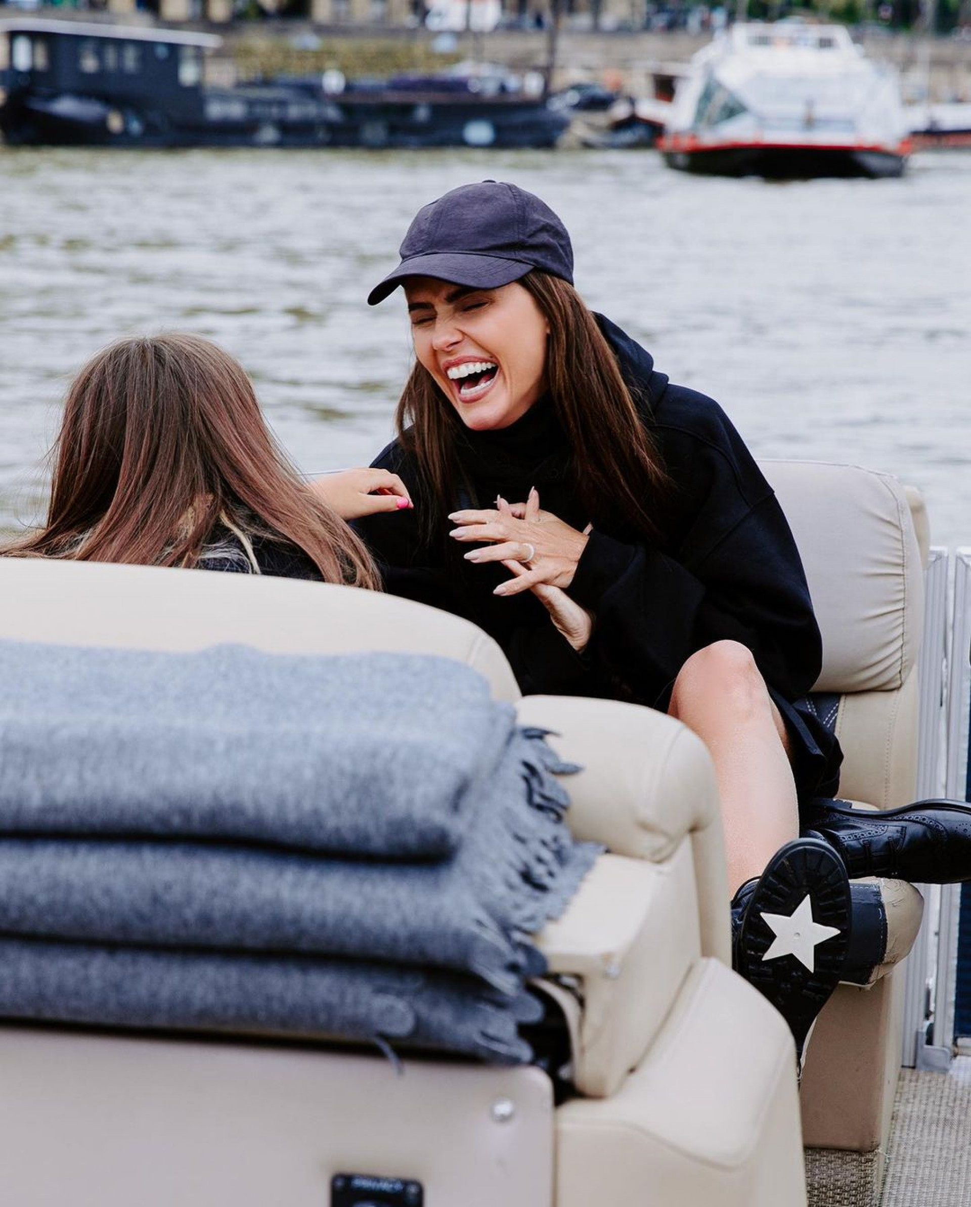 Deborah Secco encanta seguidores ao compartilhar cliques com a filha, Maria Flor - Reprodução