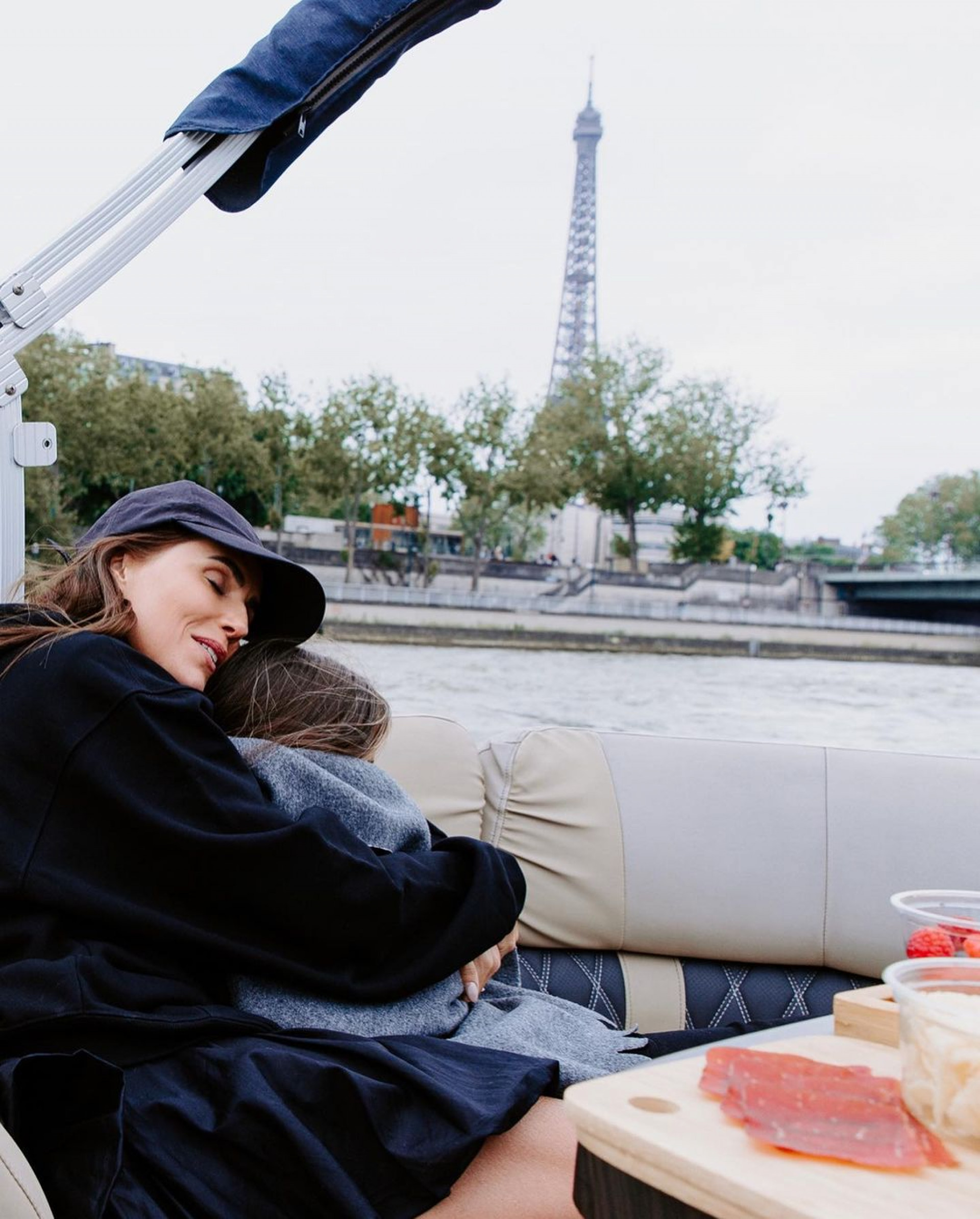 Deborah Secco encanta seguidores ao compartilhar cliques com a filha, Maria Flor - Reprodução