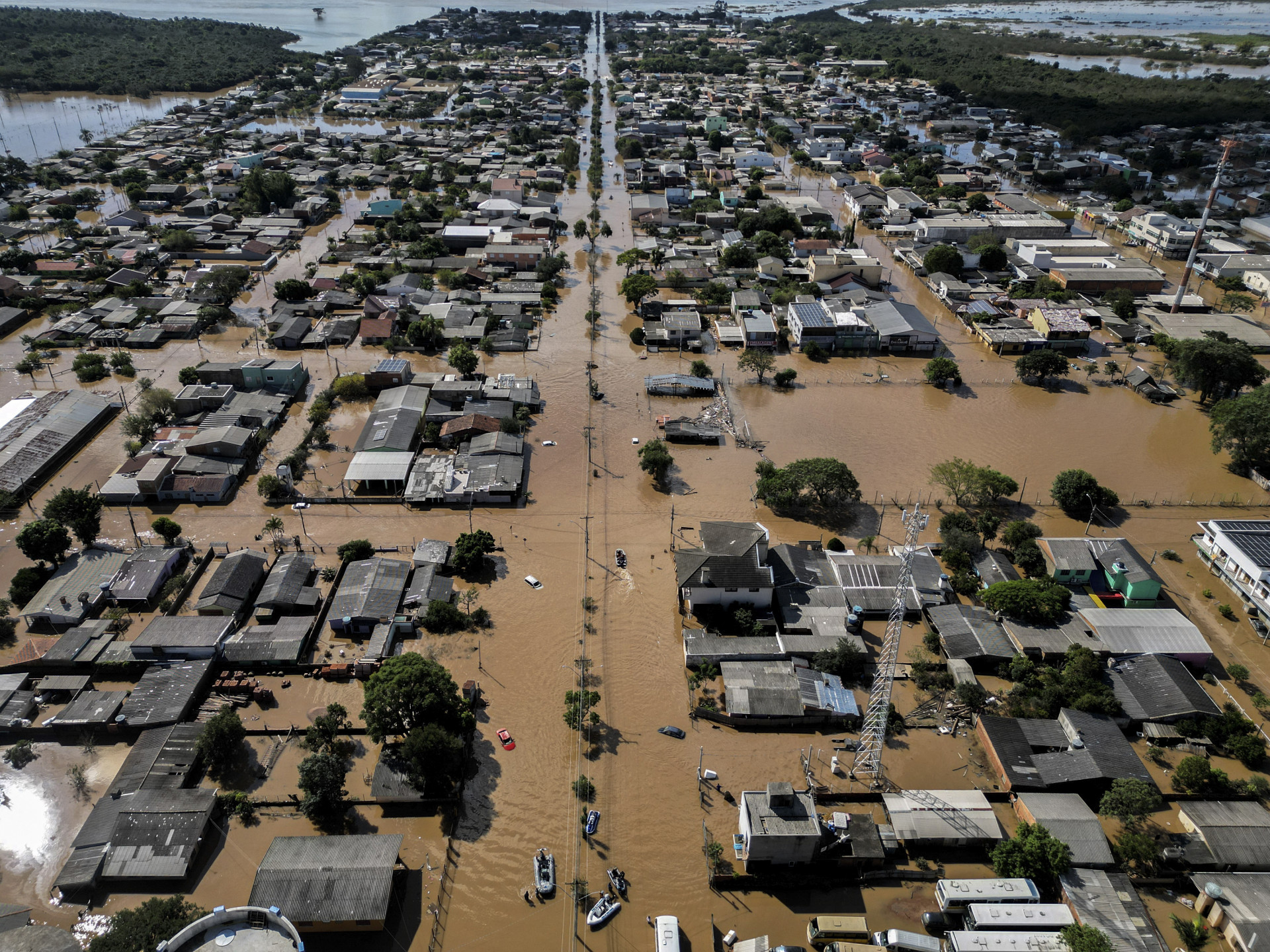Vista aérea das enchentes em Eldorado do Sul, Rio Grande do Sul - AFP