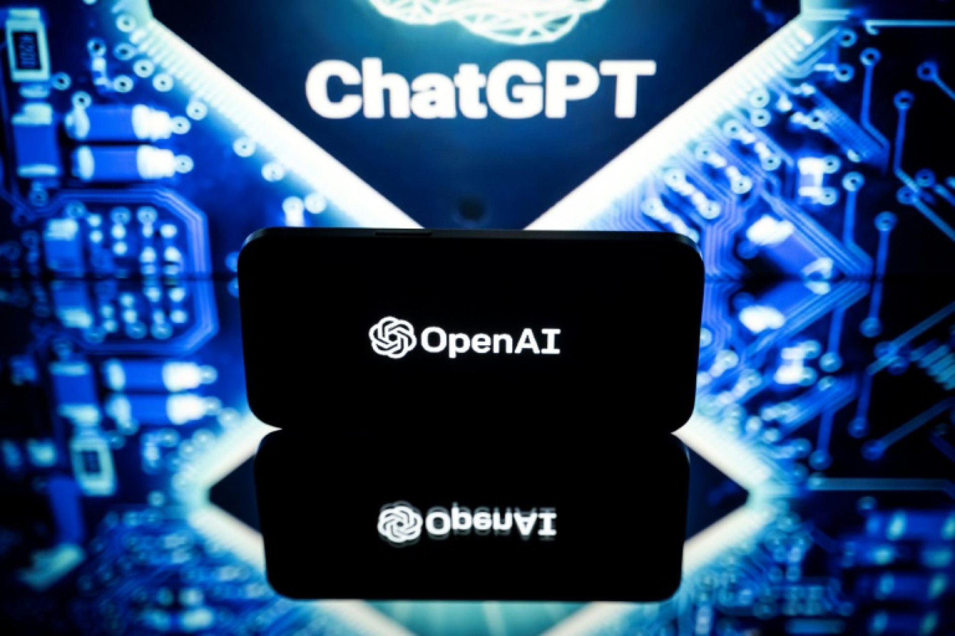 Comissão Europeia negocia com OpenAI para utilizar novo modelo de IA para cibersegurança