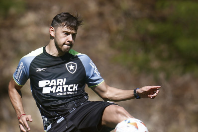 Romero dá segunda assistência consecutiva e coloca pulga atrás na orelha de Artur Jorge