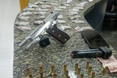 Polícia Militar prende homem com arma e drogas em Araruama