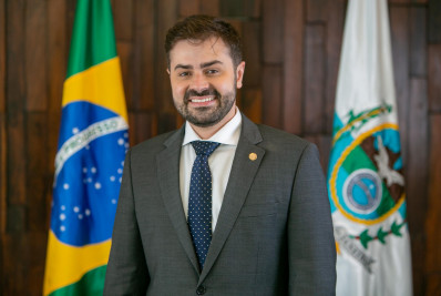 Vinicius Cozzolino cobra solução para morte de vereador em Magé