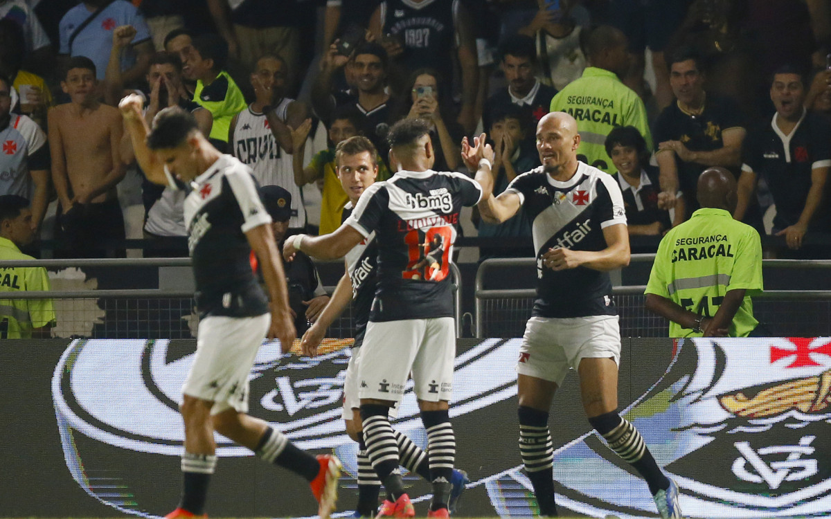 Vasco enfrentou o Vit&oacute;ria em S&atilde;o Janu&aacute;rio 

