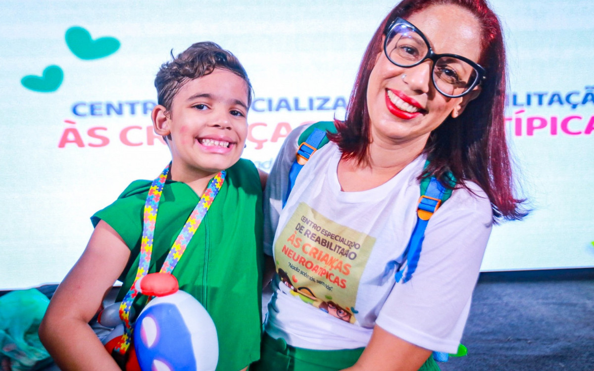 A moradora do Nova Iguaçu, Aline Paula, com o filho Kratos, contou que o Centro Especializado é a realização de um grande sonho