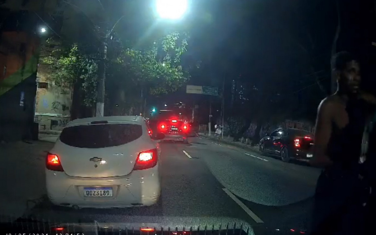 Motoristas são vítimas de arrastão na Rua 24 de Maio, no Engenho Novo, Zona Norte do Rio