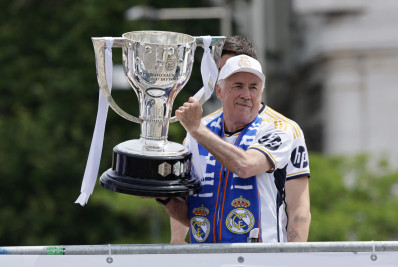 Ancelotti curte 'lua de mel' no Real mas descarta ilusão: 'Um dia a paulada chega'