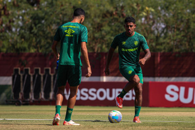 Com John Kennedy, Fluminense divulga lista dos relacionados para encarar o São Paulo