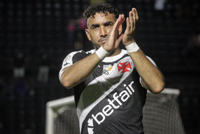 Payet destaca vitória importante para o Vasco e exalta faro de gols de Vegetti: 'Nosso artilheiro'