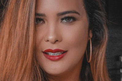 Geisy Arruda publica ensaio sensual de lingerie branca na cozinha