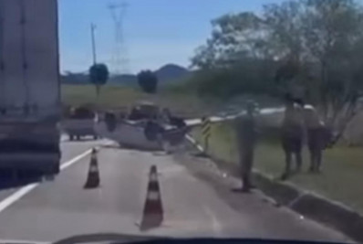 Acidente grave interdita parcialmente BR-101 em Rio das Ostras