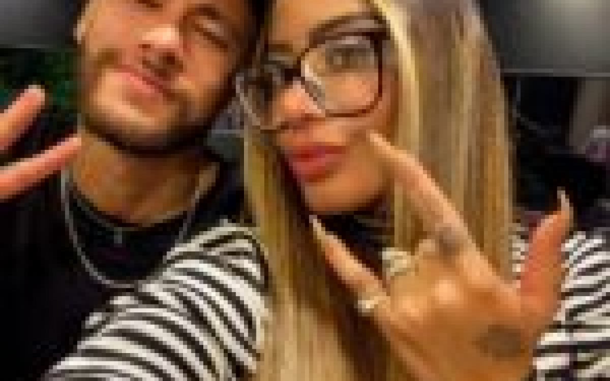 Irmã de Neymar envia presente à modelo que espera suposta filha do astro