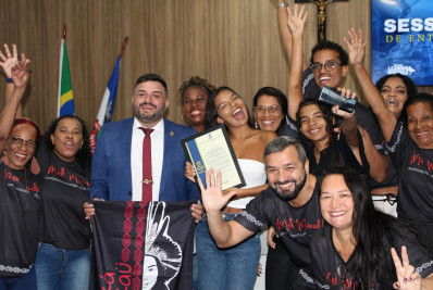 Mel Muzzillo recebe homenagem na Câmara Municipal de Nilópolis