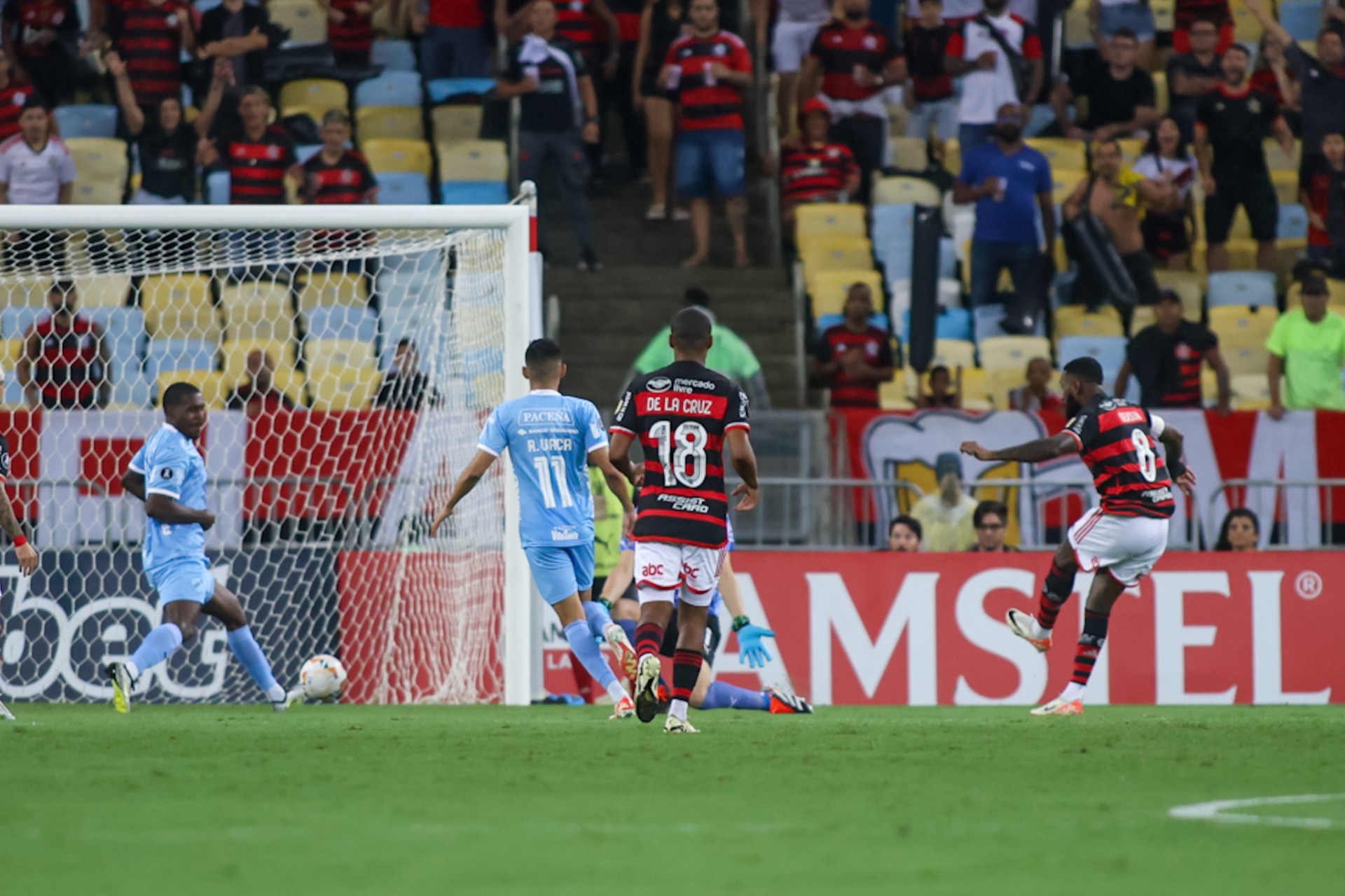 Finaliza&ccedil;&atilde;o de Gerson em Flamengo x Bolivar - Renan Areias/Ag&ecirc;ncia O Dia