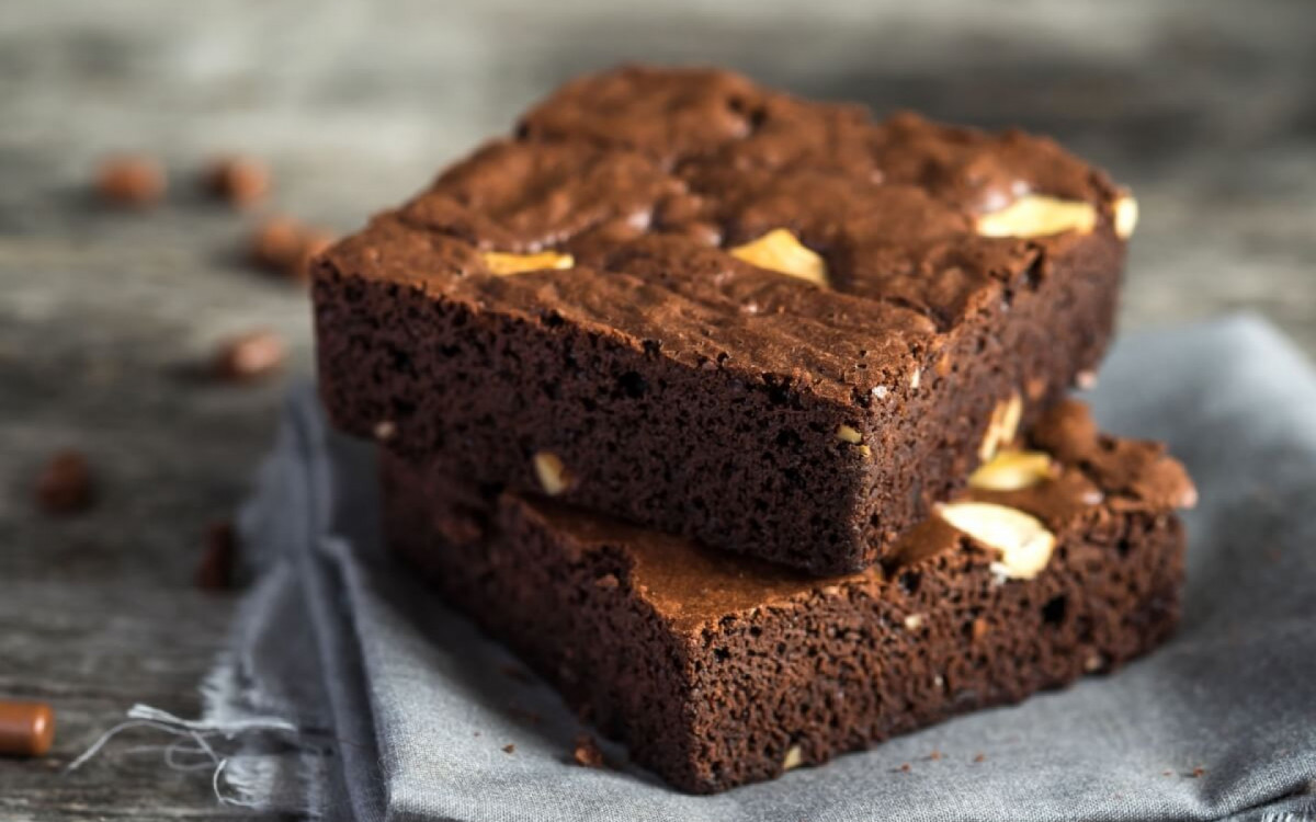 Brownie de amendoim fit (Imagem: MSPT | Shutterstock)